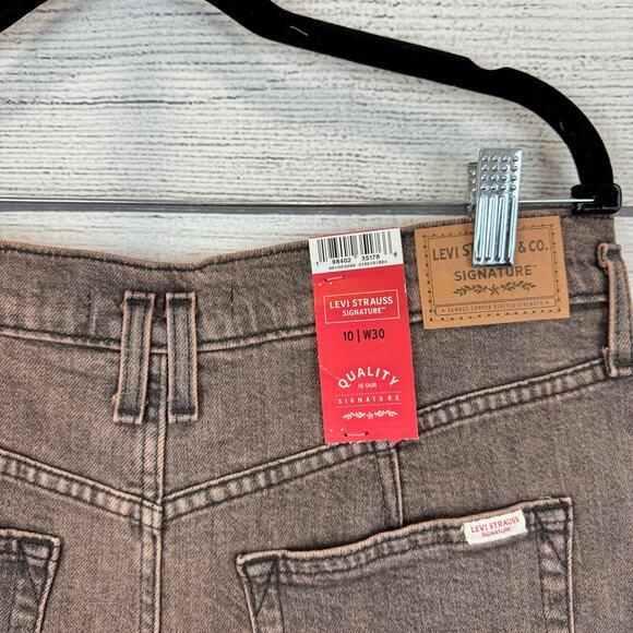 Levi's Strauss Women's Vintage A-Line Seamed Brown High Rise Shorts Size 10 - Picture 4 of 8